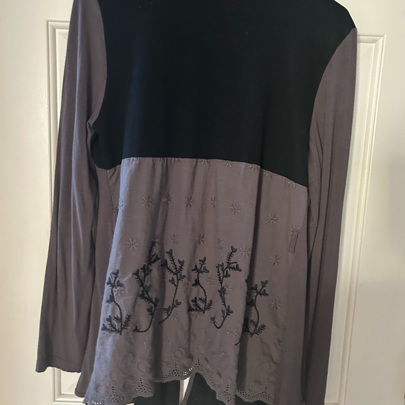 Radzoli lightweight shrug/jacket. Black/brown beautiful lace front & accent back - Picture 10 of 13